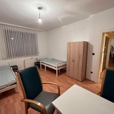 Duisburg Feelhome, Flughafen Nah,3-Schlafzimmer, Dusche Ebenerdig, Zentral, Wifi, Ground Floor Екстер'єр фото