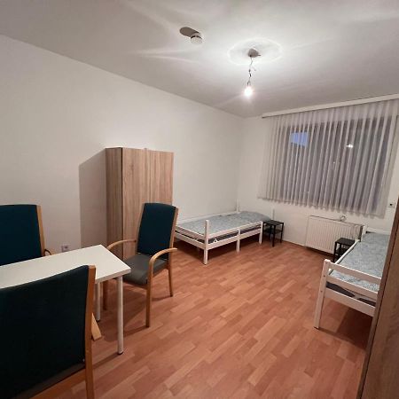 Duisburg Feelhome, Flughafen Nah,3-Schlafzimmer, Dusche Ebenerdig, Zentral, Wifi, Ground Floor Екстер'єр фото
