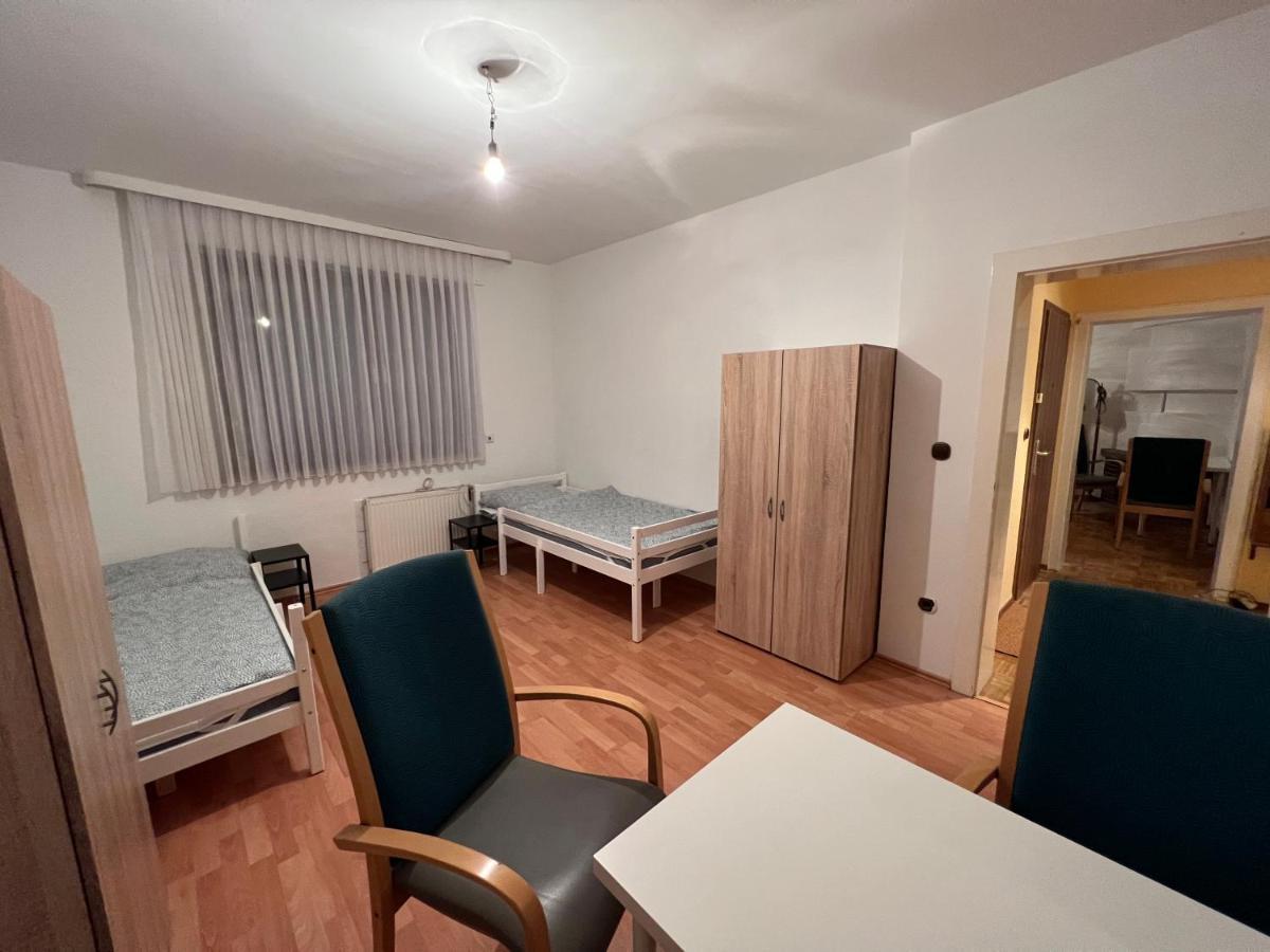 Duisburg Feelhome, Flughafen Nah,3-Schlafzimmer, Dusche Ebenerdig, Zentral, Wifi, Ground Floor Екстер'єр фото